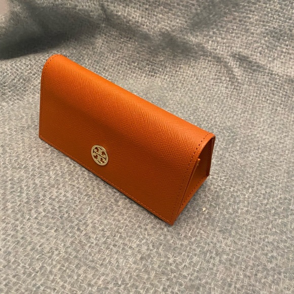 Tory Burch sunglasses case - Picture 2 of 5